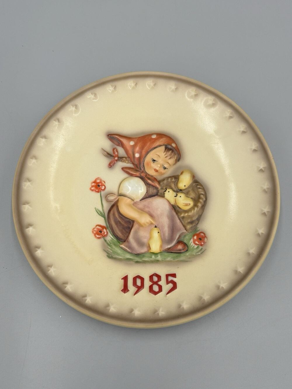 Vintage 1986 GOEBEL Hummel Annual Plate Playmates Hum 278